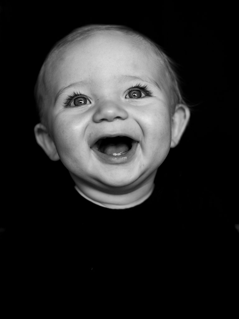 zwart wit baby foto